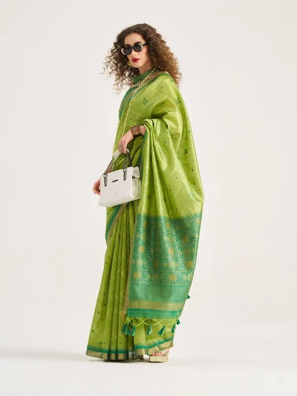 Suha_Womens_Fashion_Ethnic_Green_Color_Saree