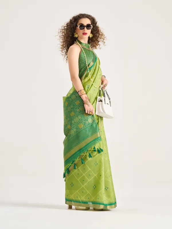 Suha_Womens_Fashion_Ethnic_Green_Color_Saree