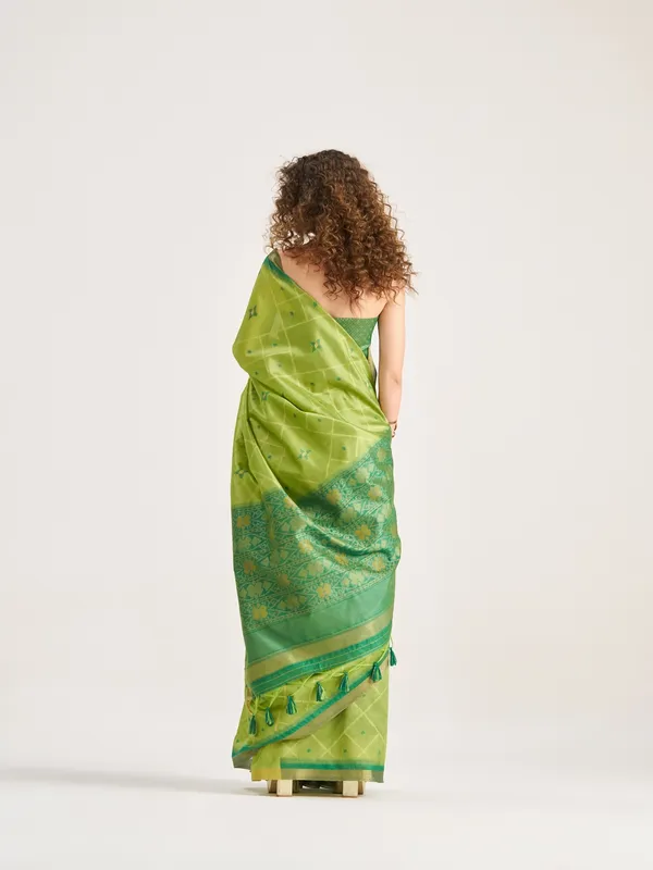 Suha_Womens_Fashion_Ethnic_Green_Color_Saree