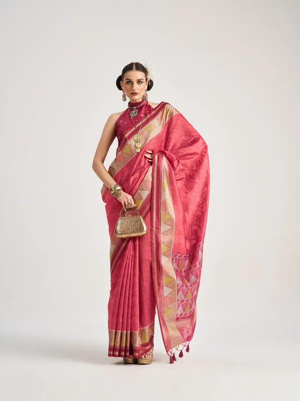 Suha_Womens_Fashion_Ethnic_Magenta_Color_Saree
