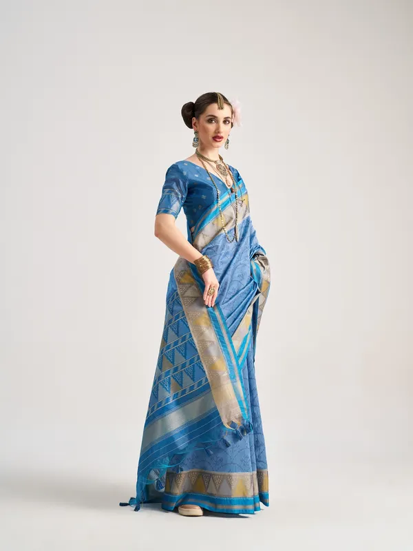 Suha_Womens_Fashion_Ethnic_Blue_Color_Saree