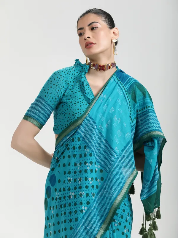 Suha_Womens_Fashion_Ethnic_Turquoise_Blue_Color_Saree