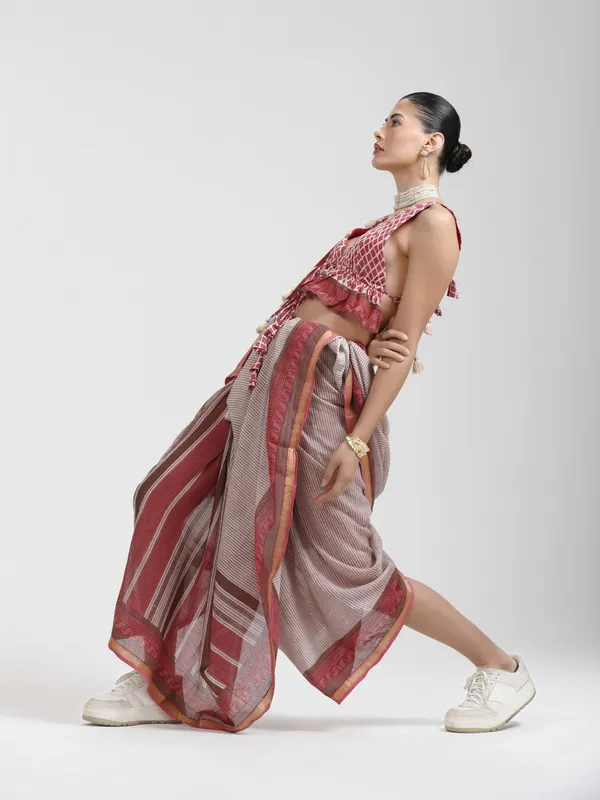 Suha_Womens_Fashion_Ethnic_Red_Color_Saree