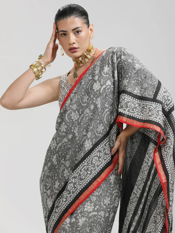 Suha_Womens_Fashion_Ethnic_Black_Color_Saree