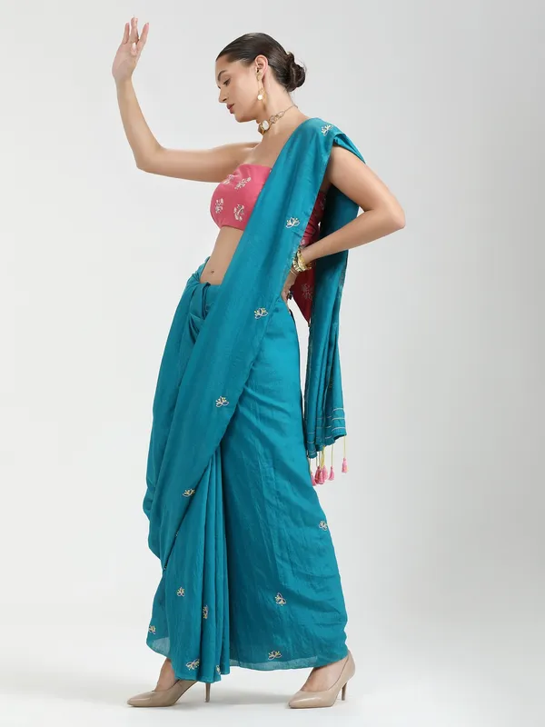Suha_Womens_Fashion_Ethnic_Turquoise_Blue_Color_Saree
