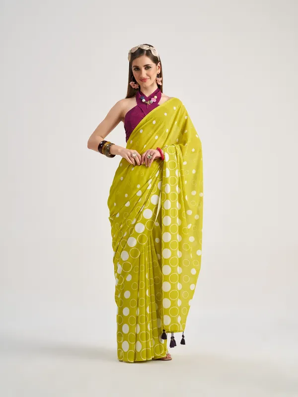Suha_Womens_Fashion_Ethnic_Green_Color_Saree