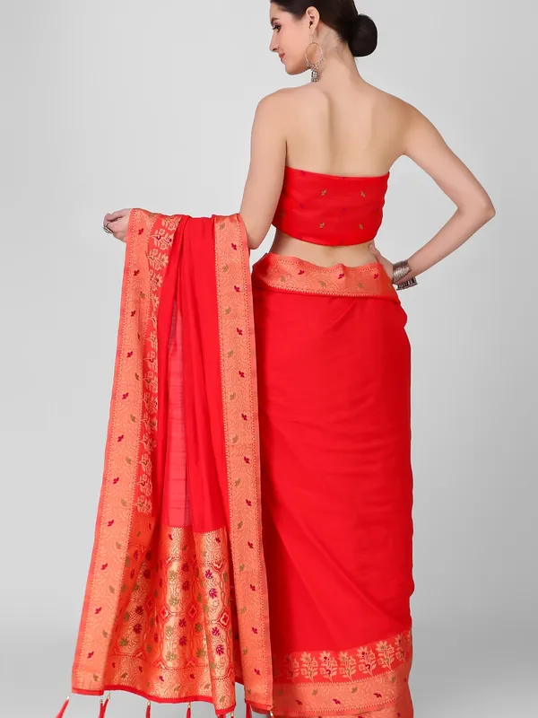 Suha_Womens_Grand_Fashion_Ethnic_Red_Color_Saree