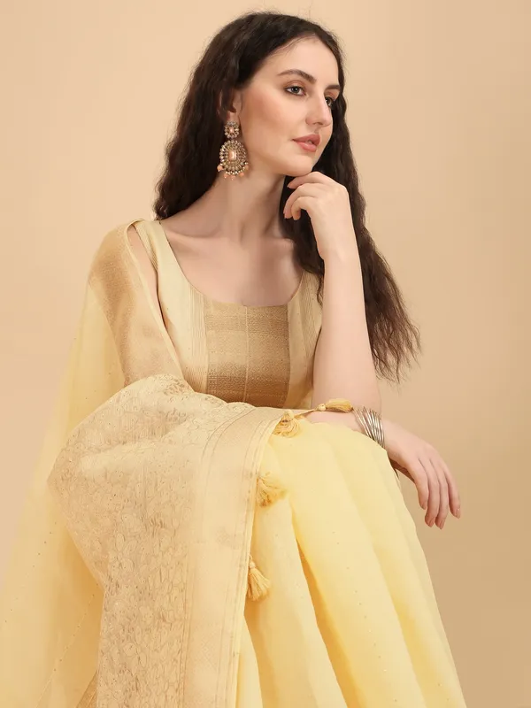 Suha_Womens_Grand_Fashion_Ethnic_Yellow_Color_Saree
