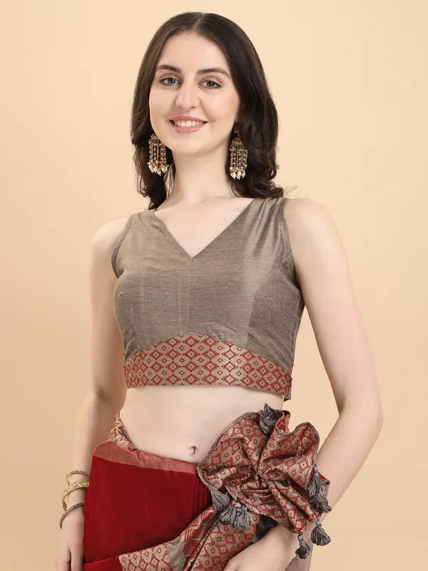 Suha_Womens_Grand_Fashion_Ethnic_Red_Color_Saree