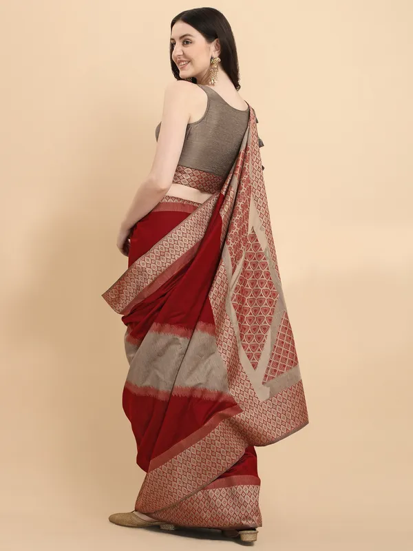 Suha_Womens_Grand_Fashion_Ethnic_Red_Color_Saree