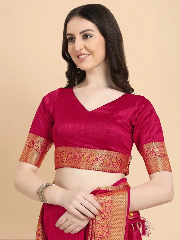 Suha_Womens_Grand_Fashion_Ethnic_Red_Color_Saree