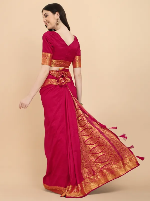 Suha_Womens_Grand_Fashion_Ethnic_Red_Color_Saree