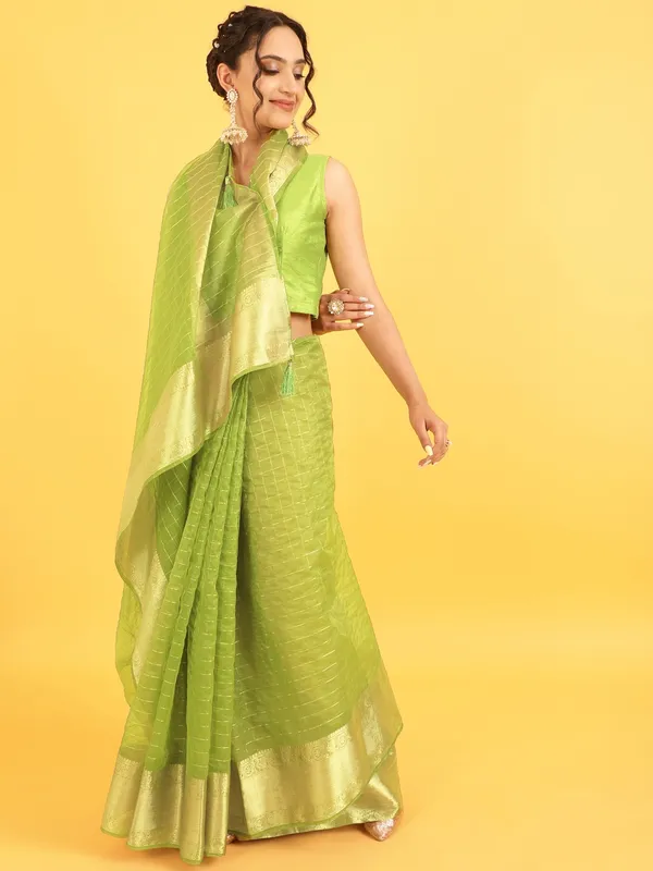 Suha_Womens_Grand_Fashion_Ethnic_Green_Color_Saree