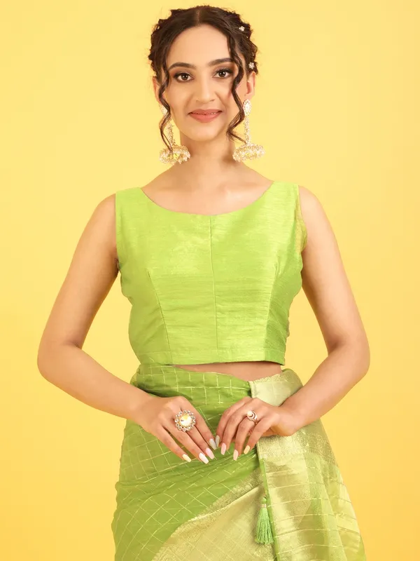 Suha_Womens_Grand_Fashion_Ethnic_Green_Color_Saree