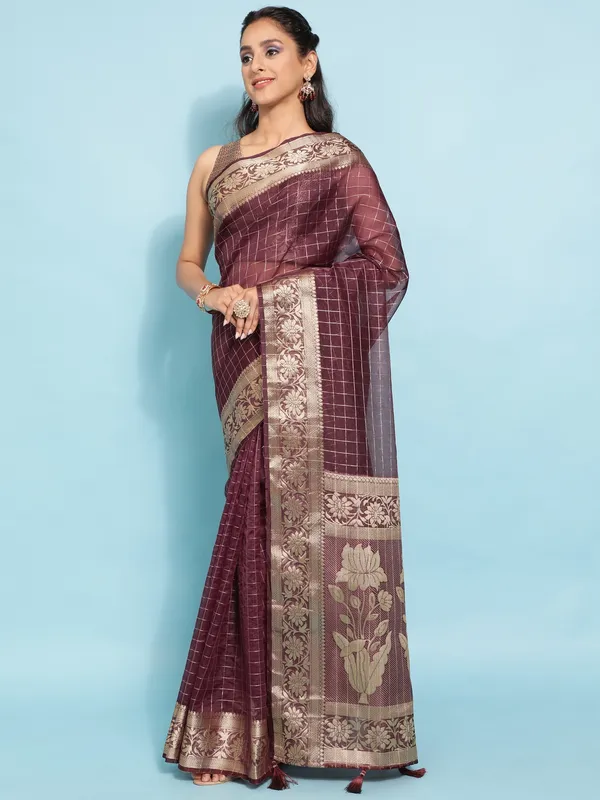 Suha_Womens_Grand_Fashion_Ethnic_Maroon_Color_Saree