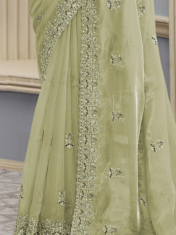 Suha_Womens_Premium_Fashion_Ethnic_Green_Color_Saree