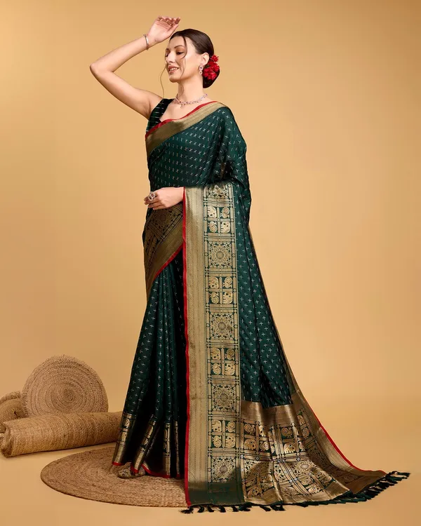 Green_Cotton_Silk_Woven_Kanjivaram_Saree_With_Unstitched_Blouse_For_Women