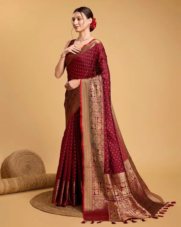 Maroon_Cotton_Silk_Woven_Kanjivaram_Saree_With_Unstitched_Blouse_For_Women