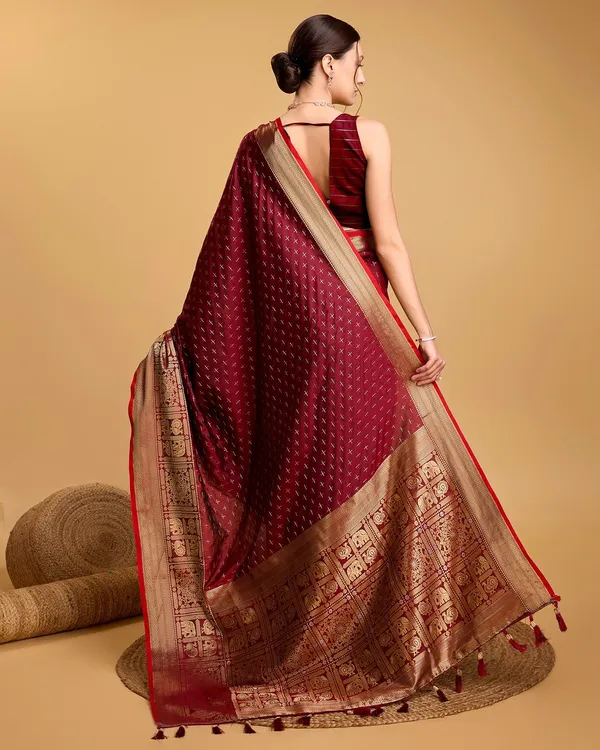 Maroon_Cotton_Silk_Woven_Kanjivaram_Saree_With_Unstitched_Blouse_For_Women