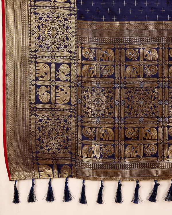 Dark_Blue_Cotton_Silk_Woven_Kanjivaram_Saree_With_Unstitched_Blouse_For_Women