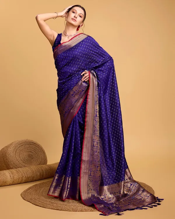 Blue_Cotton_Silk_Woven_Kanjivaram_Saree_With_Unstitched_Blouse_For_Women