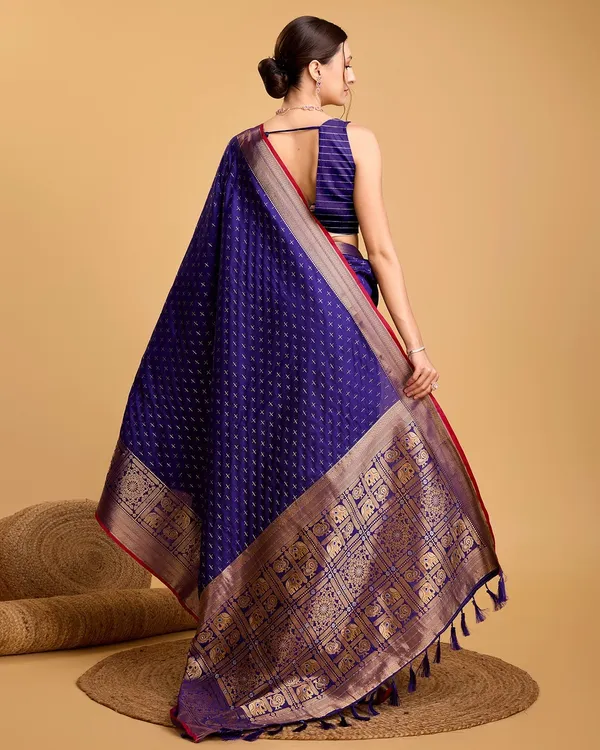 Blue_Cotton_Silk_Woven_Kanjivaram_Saree_With_Unstitched_Blouse_For_Women