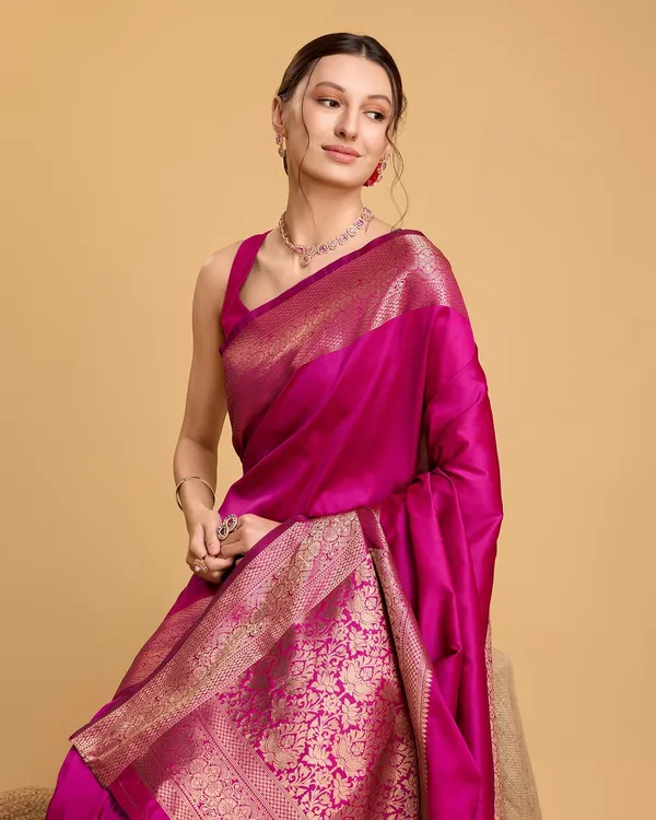 Pink_Cotton_Silk_Woven_Kanjivaram_Saree_With_Unstitched_Blouse_For_Women