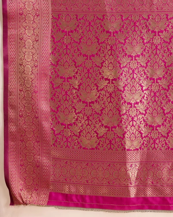 Pink_Cotton_Silk_Woven_Kanjivaram_Saree_With_Unstitched_Blouse_For_Women