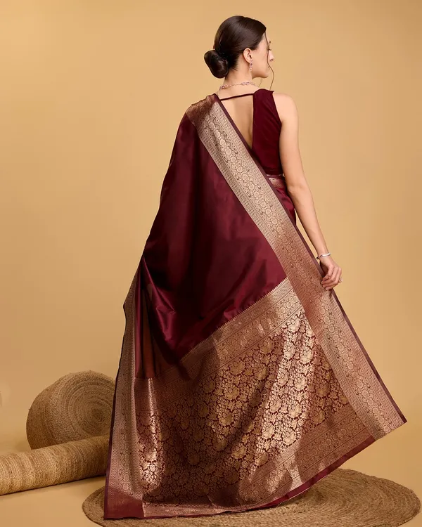 Maroon_Cotton_Silk_Woven_Kanjivaram_Saree_With_Unstitched_Blouse_For_Women