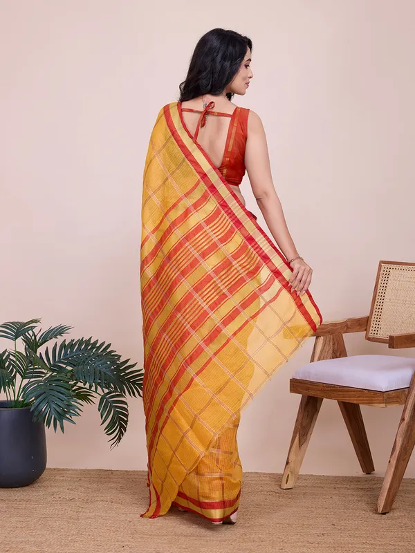 Yellow_Cotton_Silk_Striped_Kota_Doria_Saree_With_Unstitched_Blouse_For_Women