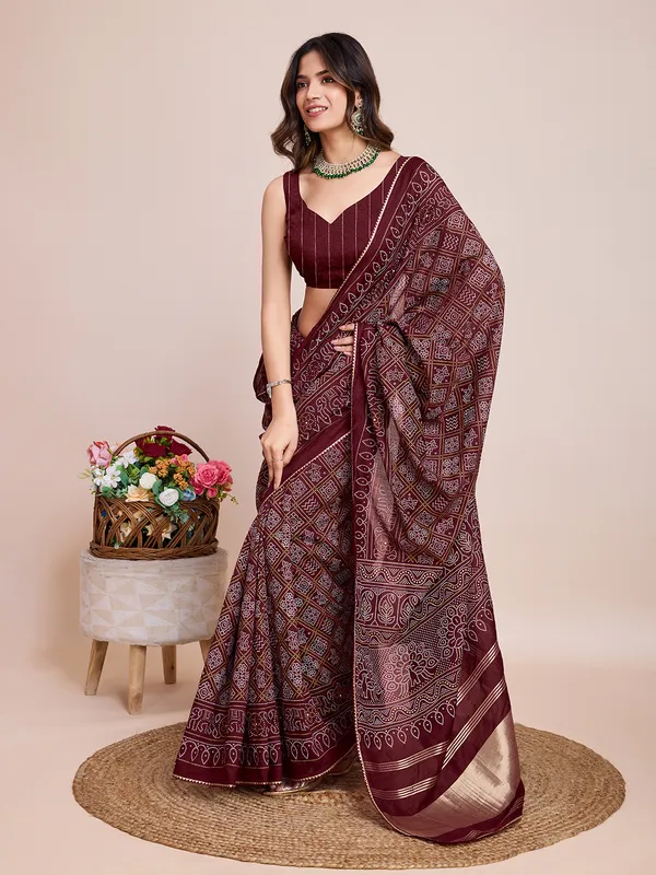 Maroon_Cotton_Silk_Printed_Bandhani_Saree_With_Unstitched_Blouse_For_Women