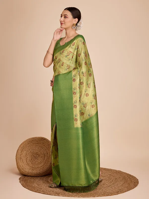 Green_Cotton_Silk_Printed_Patola_Saree_With_Unstitched_Blouse_For_Women
