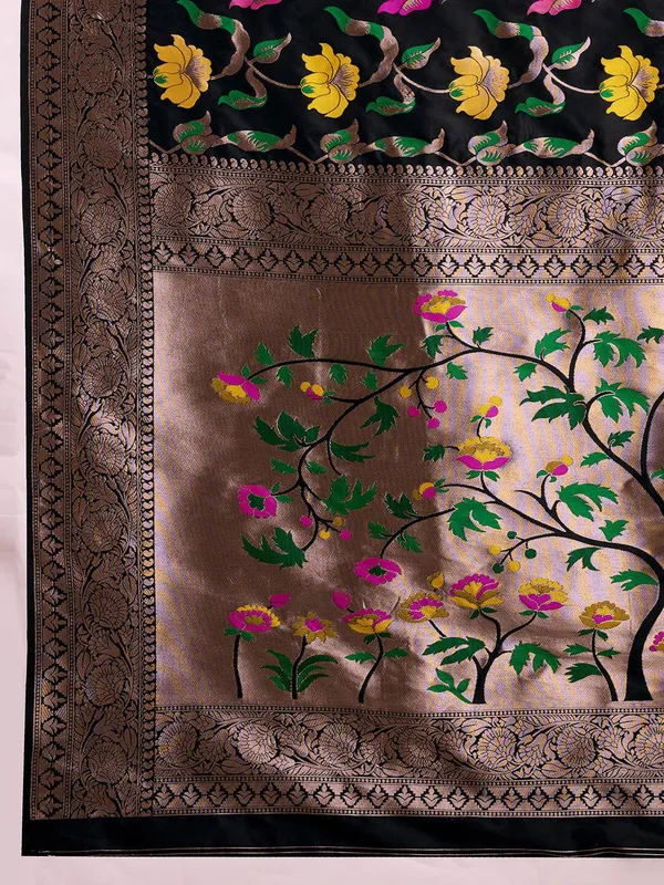 Black_Cotton_Silk_Woven_Kota_Doria_Saree_With_Unstitched_Blouse_For_Women