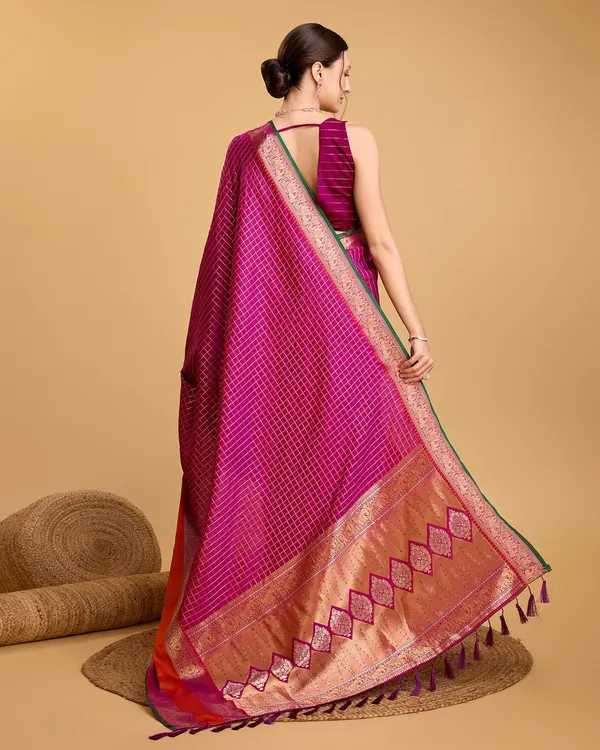 Pink_Cotton_Silk_Woven_Kanjivaram_Saree_With_Unstitched_Blouse_For_Women