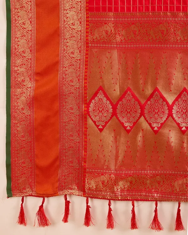 Red_Cotton_Silk_Woven_Kanjivaram_Saree_With_Unstitched_Blouse_For_Women