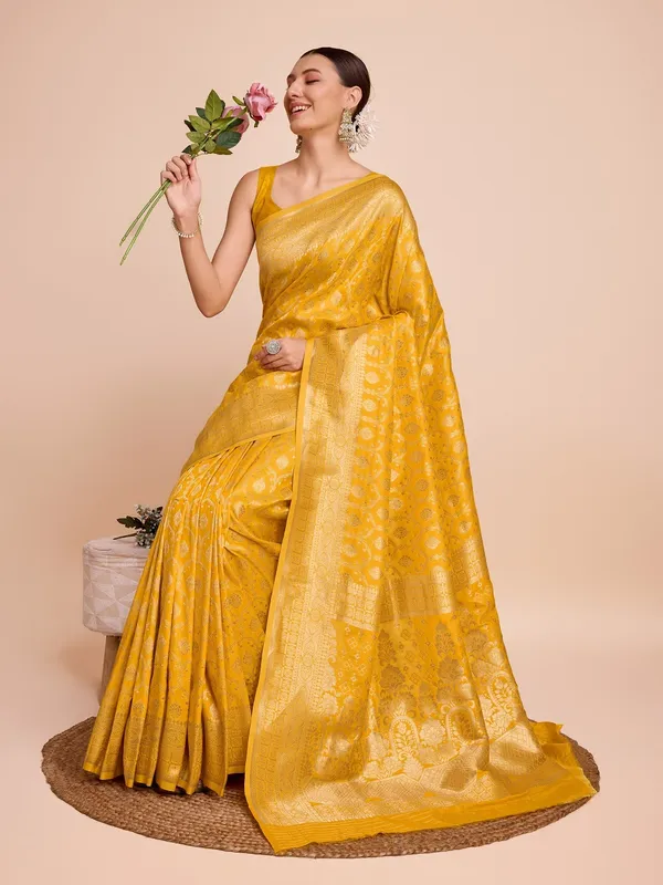 Yellow_Cotton_Silk_Woven_Kanjivaram_Saree_With_Unstitched_Blouse_For_Women