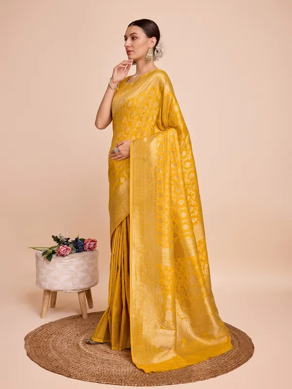 Yellow_Cotton_Silk_Woven_Kanjivaram_Saree_With_Unstitched_Blouse_For_Women