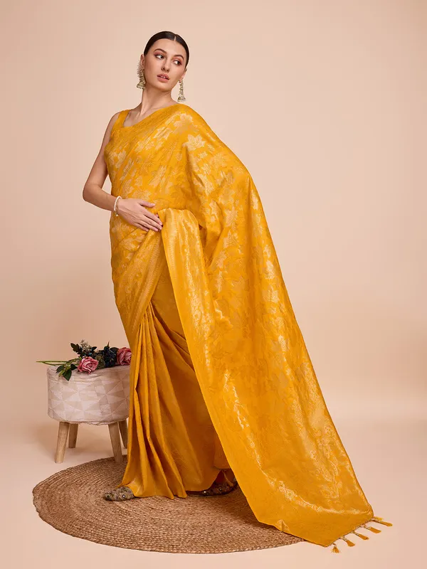 Multicolor_Cotton_Silk_Woven_Kanjivaram_Saree_With_Unstitched_Blouse_For_Women