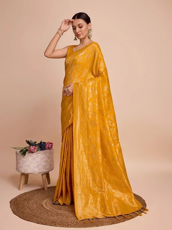 Multicolor_Cotton_Silk_Woven_Kanjivaram_Saree_With_Unstitched_Blouse_For_Women