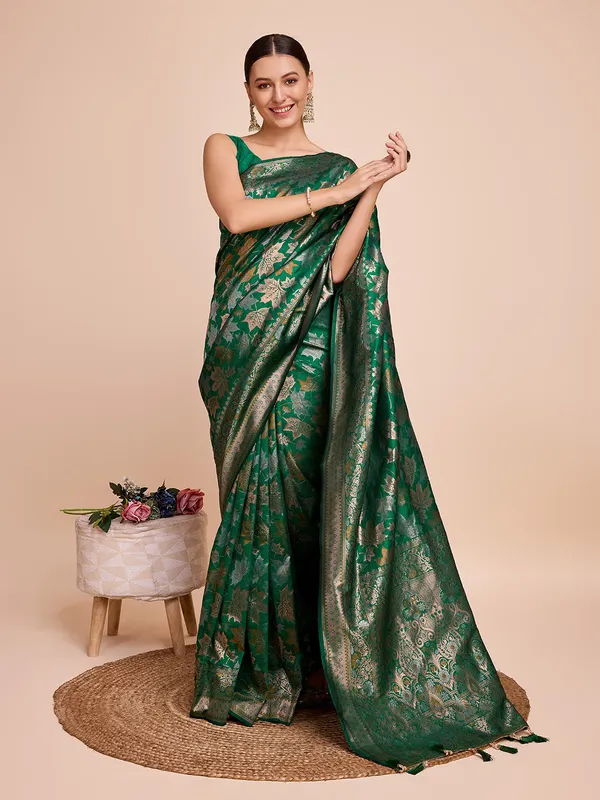Green_Cotton_Silk_Woven_Kanjivaram_Saree_With_Unstitched_Blouse_For_Women