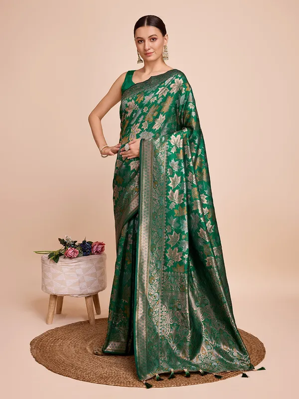 Green_Cotton_Silk_Woven_Kanjivaram_Saree_With_Unstitched_Blouse_For_Women