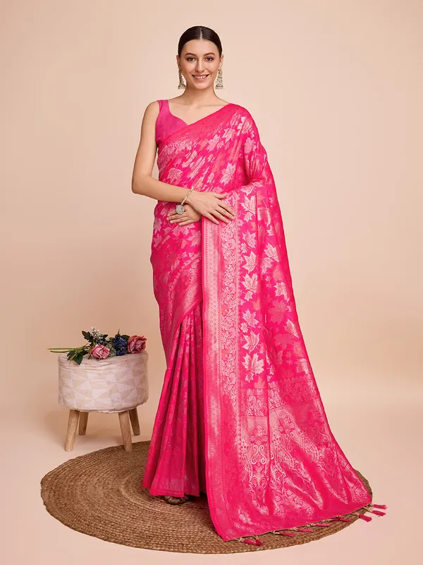 Pink_Cotton_Silk_Woven_Kanjivaram_Saree_With_Unstitched_Blouse_For_Women