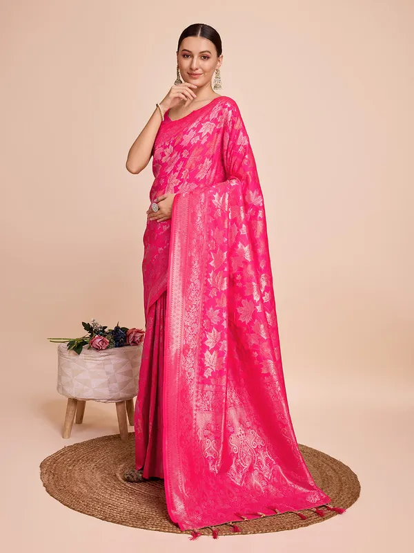 Pink_Cotton_Silk_Woven_Kanjivaram_Saree_With_Unstitched_Blouse_For_Women