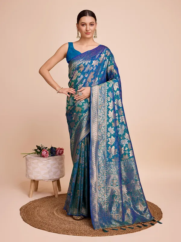 Blue_Cotton_Silk_Woven_Kanjivaram_Saree_With_Unstitched_Blouse_For_Women