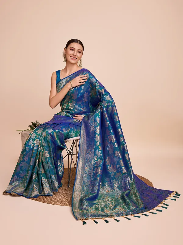 Blue_Cotton_Silk_Woven_Kanjivaram_Saree_With_Unstitched_Blouse_For_Women