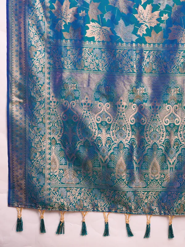 Blue_Cotton_Silk_Woven_Kanjivaram_Saree_With_Unstitched_Blouse_For_Women