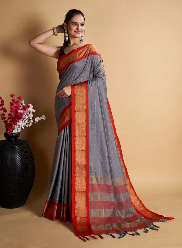 Grey_Cotton_Silk_Woven_Kanjivaram_Saree_With_Unstitched_Blouse_For_Women