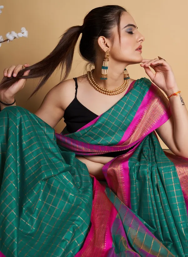 Green_Cotton_Silk_Woven_Kanjivaram_Saree_With_Unstitched_Blouse_For_Women
