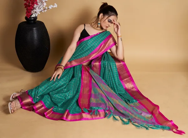 Green_Cotton_Silk_Woven_Kanjivaram_Saree_With_Unstitched_Blouse_For_Women