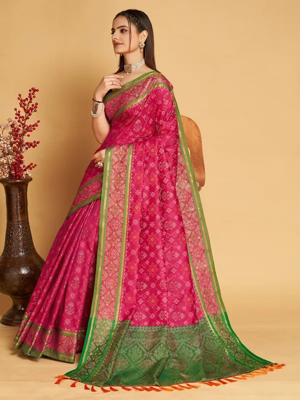 Pink_Cotton_Silk_Woven_Patola_Saree_With_Unstitched_Blouse_For_Women